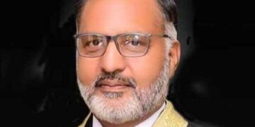 شوکت عزیز صدیقی نے فریقین کے نام شامل کرکے درخواست سپریم کورٹ میں جمع کروادی