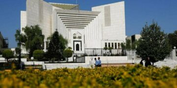 پی ٹی آئی نے سپریم کورٹ سے بلے کے نشان سے متعلق درخواست واپس لے لی