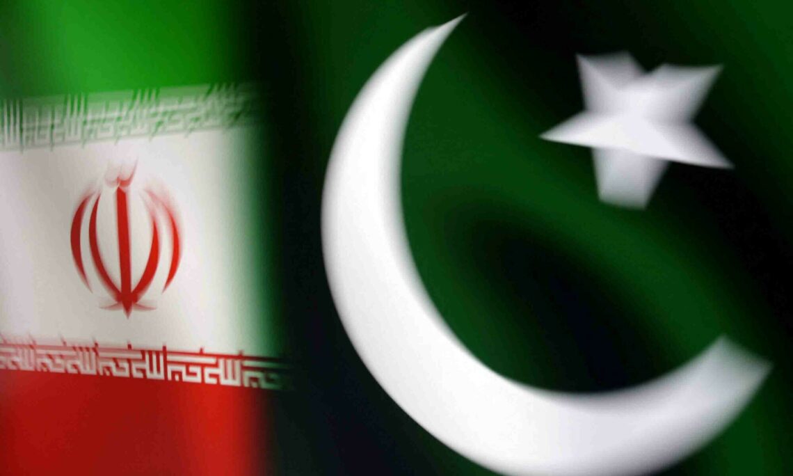 پاکستان اور ایران کے سفارتی تعلقات بحال، سفیروں کودوبارہ تعینات کرنے کا فیصلہ