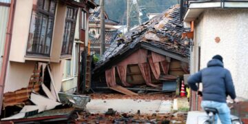 جاپان  زلزلے سے ہلاکتیں 48 ہوگئیں سونامی کی وارننگ واپس لے لی گئی