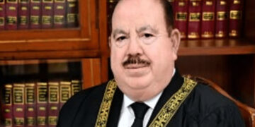 فوجی عدالتوں کے کیس کی سماعت کرنے والا بینچ ٹوٹ گیا