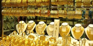 سونے کی قیمت میں 300 روپے کمی   فی تولہ 2 لاکھ   16 ہزار 100 کا ہو گیا