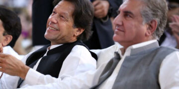 سائفر کیس: عمران اور شاہ محمود کے وکلا کے پیش نہ ہونے پر سرکاری وکلا صفائی مقرر