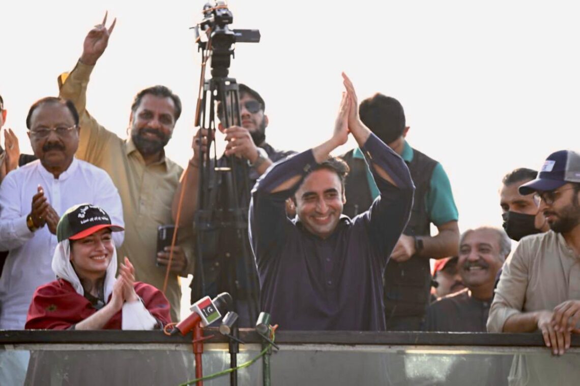 تین سو یونٹ مفت بجلی اور دگنی تنخواہ کیلئے بلاول کو ووٹ دیں آصفہ بھٹو