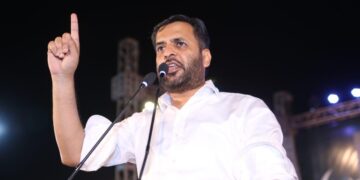 ایم کیو ایم کا جیت کا جلسہ، بانی ایم کیو ایم کو معاف کیا وہ بھرم بازی ختم کریں مصطفیٰ کمال