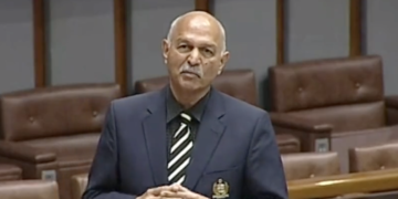 ن لیگی سینیٹر کا بانی پی ٹی آئی سمیت تمام سیاسی قیدیوں کو عام معافی دے کر رہا کرنے کا مطالبہ