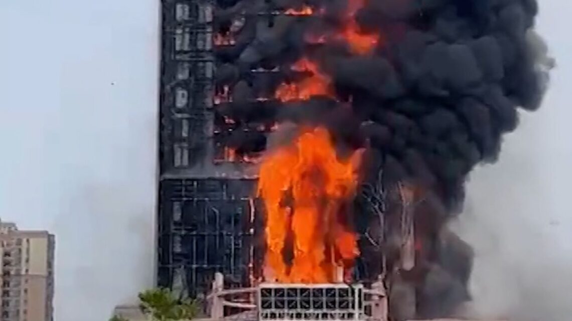 چین  رہائشی عمارت میں آگ لگنے سے 15 افراد ہلاک  درجنوں زخمی