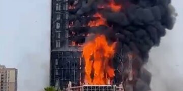 چین  رہائشی عمارت میں آگ لگنے سے 15 افراد ہلاک  درجنوں زخمی