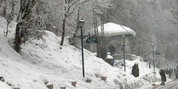 ملک کے چند علاقوں میں بارش اور پہاڑوں پر برفباری کا امکان