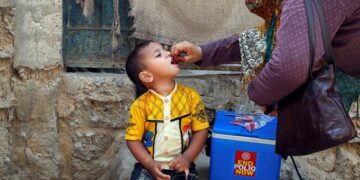 حیدر آباد میں بچوں کو پولیو کے قطرے نہ پلانے والے والدین کو سزائیں دینے کا اعلان