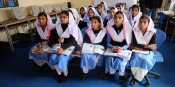 پنجاب میں نئے تعلیمی سال کا آغاز، طلبا کو مفت کتابیں نہ مل سکیں