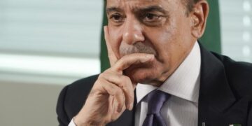 ہمارے دل کشمیریوں کے ساتھ دھڑکتے ہیں، کیسے چین سے بیٹھیں، وزیراعظم