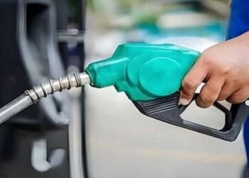 عوام کیلئے خوشخبری ،پٹرول13اور ڈیزل 8روپے سستا ہونے کا امکان