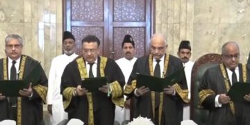 سپریم کورٹ کے 3 نئے ججز نے عہدے کا حلف اٹھا لیا