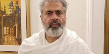 معروف یوٹیوبر عمران ریاض لاہور ائیرپورٹ سے گرفتار