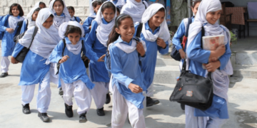 سندھ میں گرمی کی چھٹیاں 14 اگست تک بڑھا دی گئیں