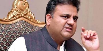 توہین الیکشن کمیشن کیس، فواد چودھری کے قابل ضمانت وارنٹ گرفتاری جاری