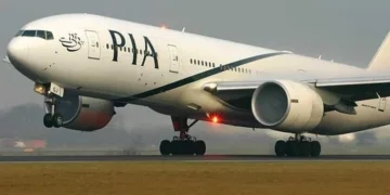 پی آئی اے کا دوران پرواز موبائل پر فوٹو اور ویڈیوز بنانے پر پابندی عائد کرنے کا فیصلہ
