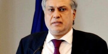 پاکستان پر 130 ارب ڈالر کا غیرملکی قرض ہے تو پریشان نہ ہوں، اسحاق ڈار