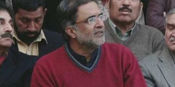 وزرائے اعلیٰ کے بیانات کو بڑھاوا نہیں دینا چاہیے تھا، دو طرفہ لفظی گولہ باری سے گریز کرنا چاہیے۔ قمر زمان کائرہ