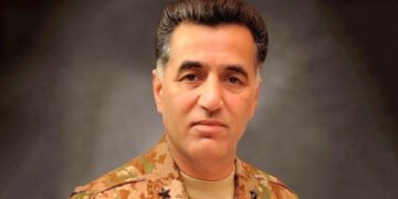 سابق ڈی جی آئی ایس آئی لیفٹیننٹ جنرل (ر) فیض حمید کو فوجی تحویل میں لےلیا گیا، کورٹ مارشل کی کارروائی شروع