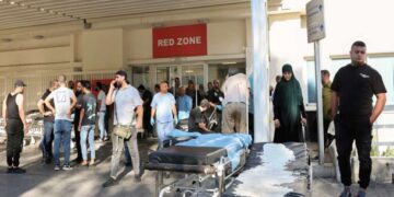 لبنان: پیجرز پھٹنے سے 9 افراد جاں بحق، ایرانی سفیر سمیت 2750 زخمی