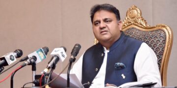 عمران خان اور مسلم لیگ ن مذاکرات کیلئے تیار ہیں ، فواد چوہدری کا دعویٰ