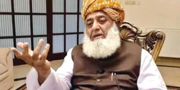 مولانا فضل الرحمان کا حکومت کو آئینی ترمیم میں جلد بازی نہ کرنے کا مشورہ