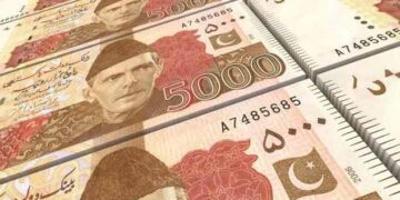 وزارتِ خزانہ کے عملے کو 1 سال میں کروڑوں روپے کے 4 اعزازیے دینے کا انکشاف