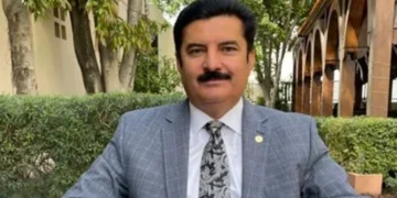 پی ٹی آئی کے روپوش رہنما کس کے مہمان تھے ، وقت آنے پر بتائوں گا ، فیصل کریم کنڈی