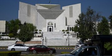 سپریم کورٹ میں اپیل دائر کرنیکی فیس 50 ہزار سے 10 لاکھ روپے کر دی گئی