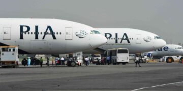 نومبر میں پی آئی اے کی نجکاری کا ارادہ ہے: وزیر خزانہ