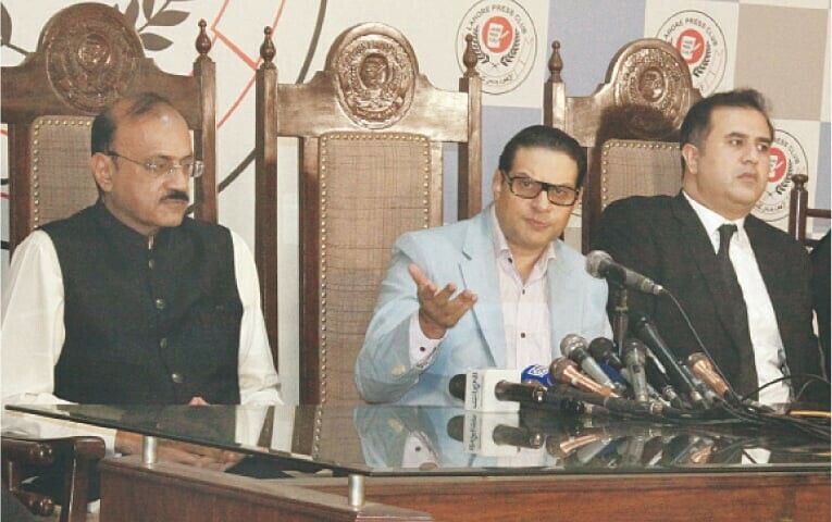 پی ٹی آئی کا قوم سے مطالبہ : سیاسی وابستگیوں سے بالاتر ہو کر عدلیہ کی آزادی کے تحفظ  اور ملک کی سلامتی اور آزادی کے لیے کے لیے تحریک چلائیں