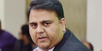  عمران خان کو پاکستان کی سیاست سے مائنس نہیں کیا جا سکتا, بانی پی ٹی آئی ایک حقیقت ہیں ان کو تسلیم کر کے آگے بڑھیں: فواد چوہدری