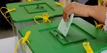 کراچی سمیت سندھ کے 18 اضلاع میں ضمنی بلدیاتی الیکشن کیلئے پولنگ کا آغاز