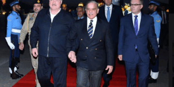 بیلاروس کے صدر الیگزینڈر لوکاشینکو کی وزیرِاعظم ہاؤس آمد، گارڈ آف آنر پیش کیا گیا