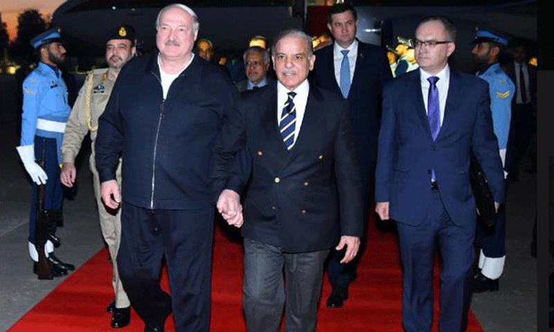 بیلاروس کے صدر الیگزینڈر لوکاشینکو کی وزیرِاعظم ہاؤس آمد، گارڈ آف آنر پیش کیا گیا