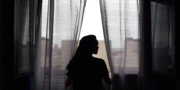 حیدرآباد: خاتون خودکشی کی کوشش کرتے کھڑکی میں پھنس گئی