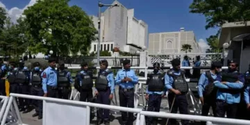 وکلا کے ممکنہ احتجاج، سپریم کورٹ کے باہر سکیورٹی سخت،میٹرو سروس بھی جزوی معطل