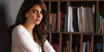 کراچی کا ماحول میری جلد اور بالوں پر بہت بھاری پڑا ہے:صباقمر