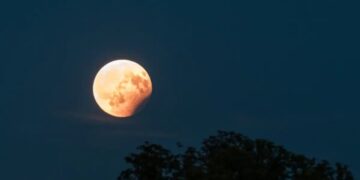 رواں سال کا پہلا مکمل چاند گرہن کل ہوگا، محکمہ موسمیات