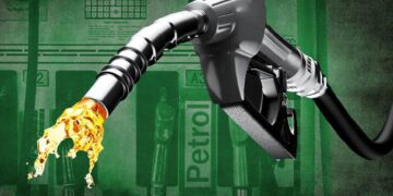 پیٹرولیم مصنوعات کی قیمتوں میں بڑی کمی کا امکان