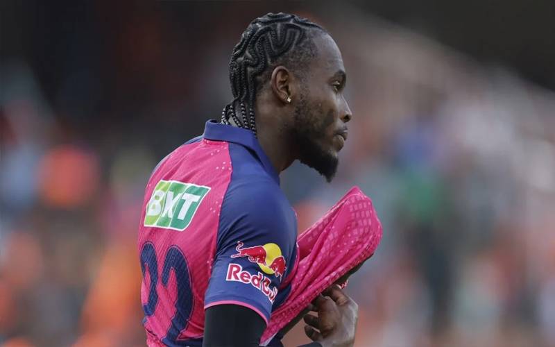 جوفرا آرچر نے آئی پی ایل کی تاریخ کا سب سے مہنگا سپیل کروا  کر ناپسندیدہ ریکارڈ اپنے نام کر لیا