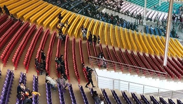 پی ایس ایل 10: کراچی میں شائقین کی عدم دلچسپی، پانچ میچز میں اسٹیڈیم خالی رہا