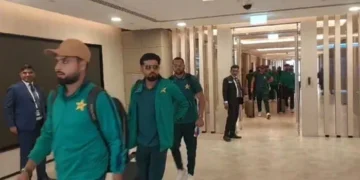 دورہ نیوزی لینڈ میں بدترین شکست کے بعد قومی کرکٹ ٹیم وطن واپس پہنچ گئے