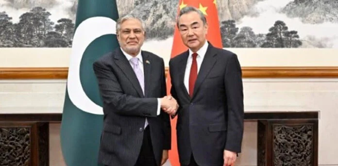 اسحاق ڈار کاچینی وزیر خارجہ سے ٹیلیفونک رابطہ، پاک بھارت کشیدگی، خطے کی صورتحال پر تبادلہ خیال