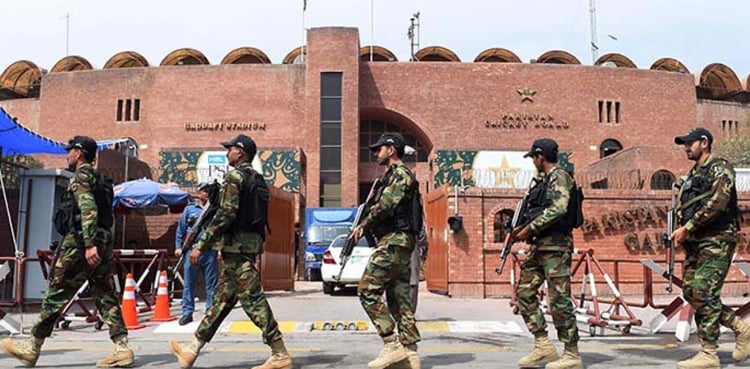 پی ایس ایل 10: لاہور، راولپنڈی اور ملتان کے میچز کی سیکیورٹی کیلئے فوج اور رینجرز کے دستے طلب
