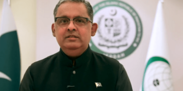 ہم پرامن پڑوسی چاہتے ہیں، امن کی خواہش کو کمزوری نہ سمجھا جائے:پاکستانی سفیر