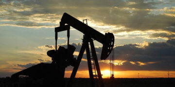 پاک بھارت کشیدگی : عالمی منڈی میں خام تیل اور گیس کی قیمتوں میں اضافہ