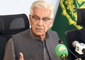 اگر مذاکرات ہوئے تو بھارت سے تین پوائنٹس پر بات ہوگی: وفاقی وزیرِ دفاع خواجہ آصف